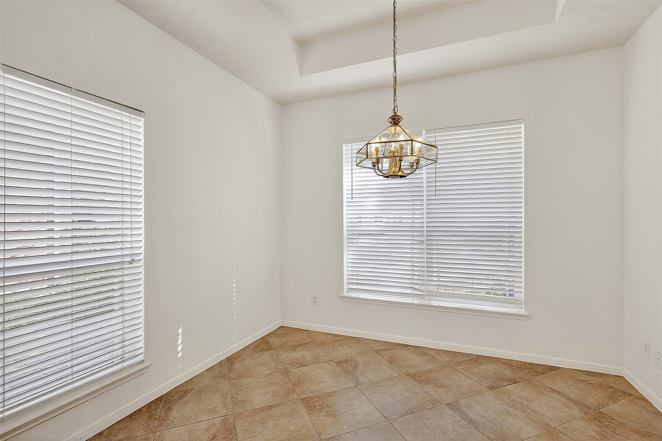 9319 Hudson Bend Circle Houston, TX 77095 - Photo 9 of 42 Breakfast area
