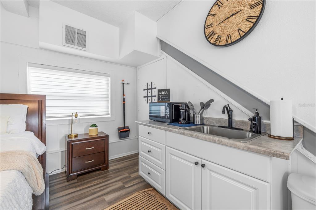 1468 Druid Road Clearwater, FL 33756 - Photo 32 of 64 Gallery Image 32