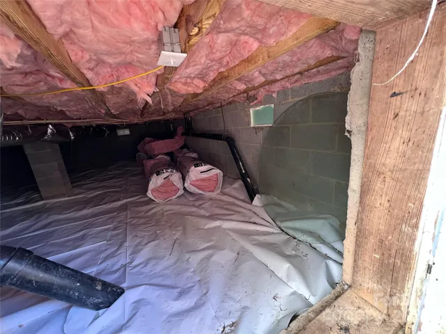 a bed room with a bed