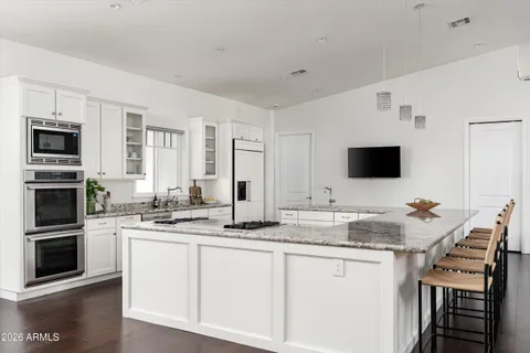 $1,998,900 | 5201 East Weldon Avenue, Phoenix, AZ 85018