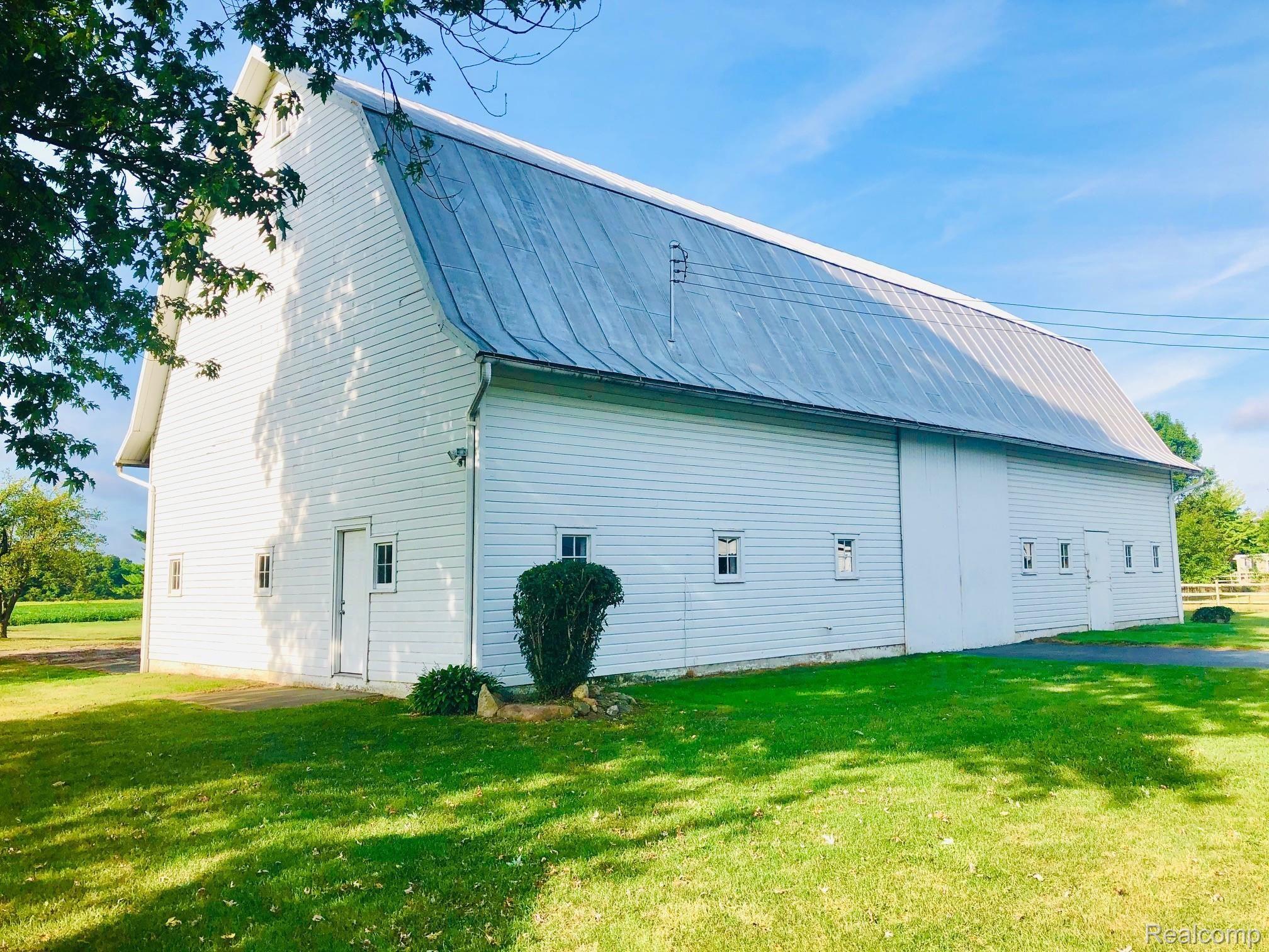 3931 East Dunbar Road Monroe, MI 48161 - Photo 11 of 46 d barn view 4.jpg