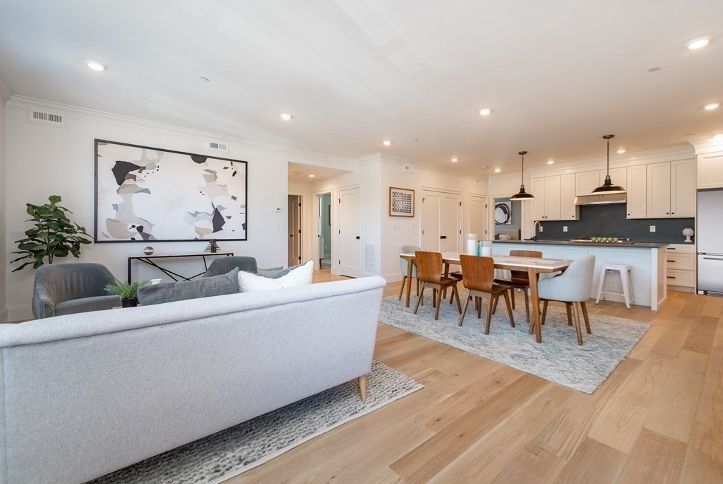 120 Brookside Avenue, Unit 302 Boston, MA 02130 - Photo 4 of 19