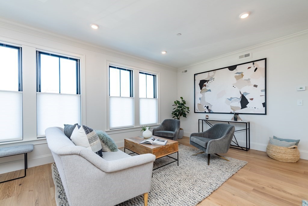 120 Brookside Avenue, Unit 302 Boston, MA 02130 - Photo 5 of 19