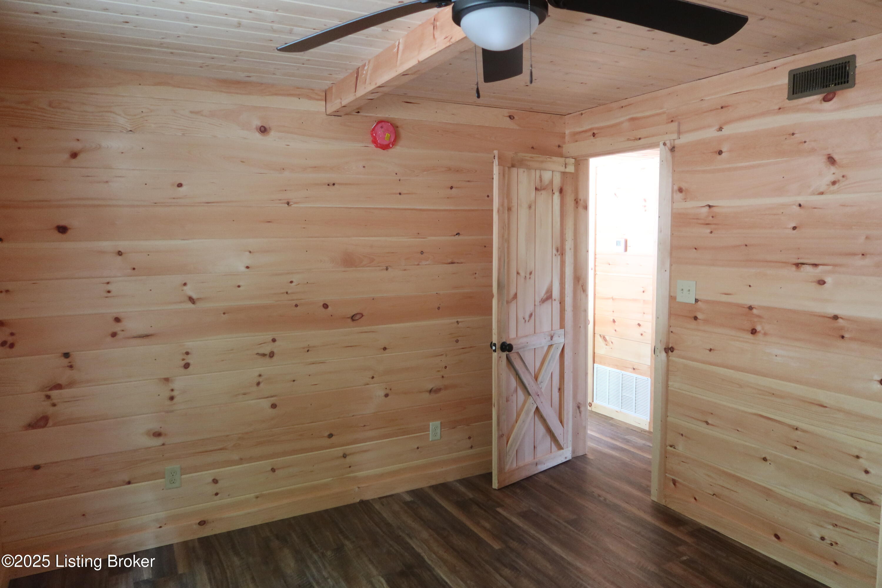 255 Little Cabin Lane Falls Of Rough, KY 40119 - Photo 34 of 52 2025-05-26 02.13.02