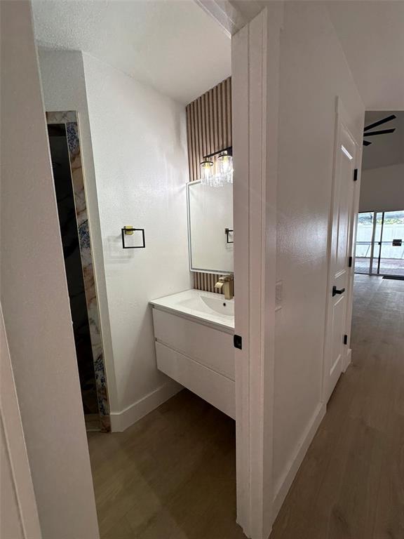 706 Lighthouse Court Altamonte Springs, FL 32714 - Photo 27 of 64 a bathroom with a sink and mirror