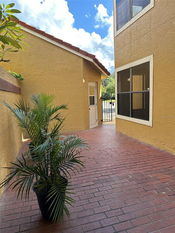 706 Lighthouse Court Altamonte Springs, FL 32714 - Photo 4 of 64 a house with a outdoor space