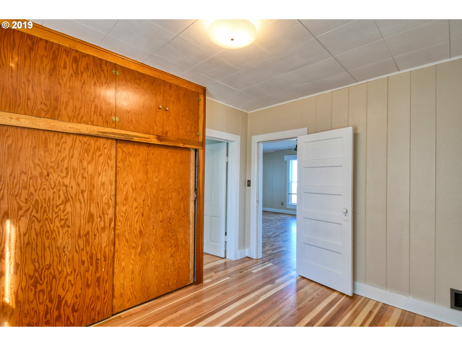 1008 Southwest Frazer Avenue Pendleton, OR 97801 - Photo 16 of 32 a view of wooden door