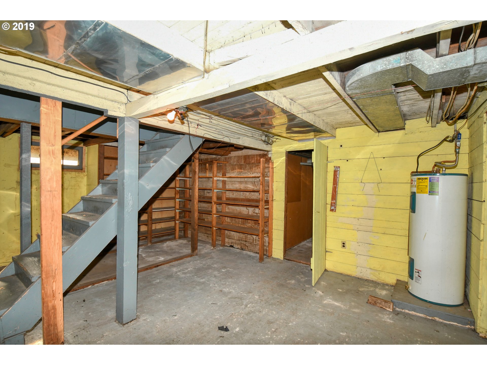 1008 Southwest Frazer Avenue Pendleton, OR 97801 - Photo 22 of 32 a view of a room with stairs
