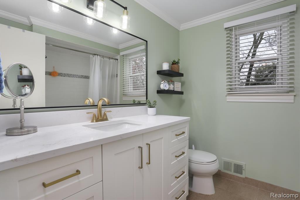 601 Lake Forest Road Rochester Hills, MI 48309 - Photo 26 of 40