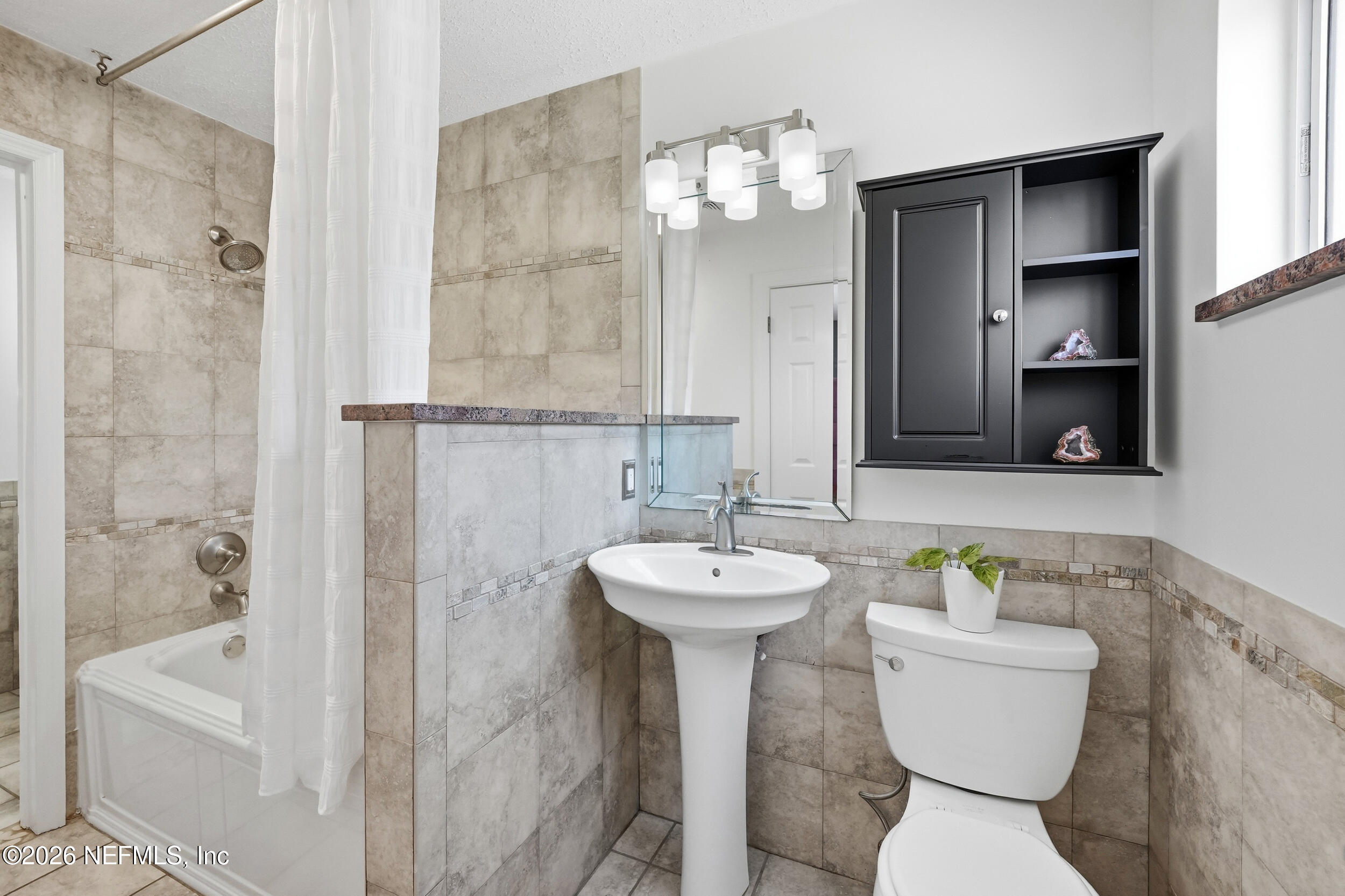 1890 Beachside Court Atlantic Beach, FL 32233 - Photo 27 of 40 2nd Floor Bath