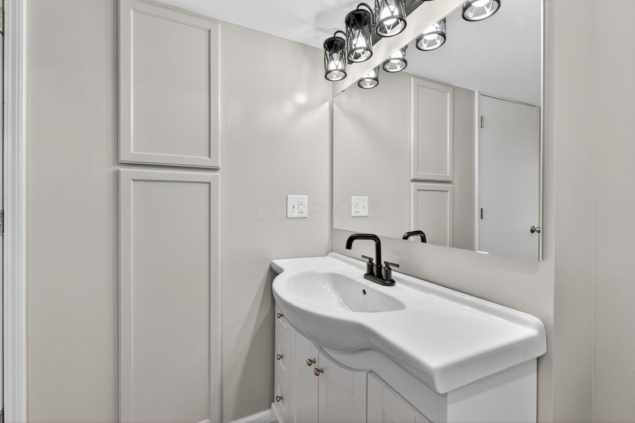23775 Rapp-Dean Road Raymond, OH 43067 - Photo 53 of 71 23775 Rapp-Dean Rd (Interior)-41
