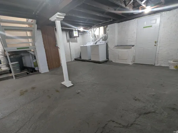 $1,350 | 1332 Swinney Avenue, Fort Wayne, IN 46802