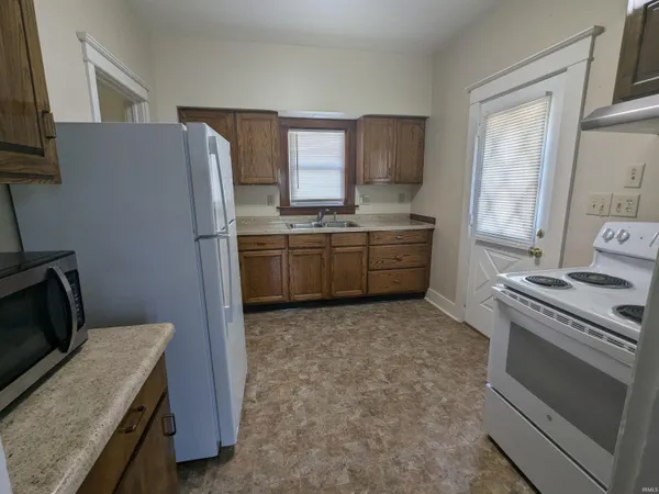 $1,350 | 1332 Swinney Avenue, Fort Wayne, IN 46802