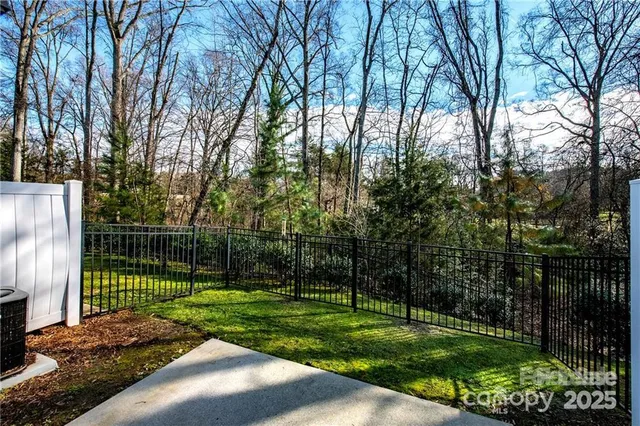 $2,050 | 4707 Craigmoss Lane, Charlotte, NC 28278