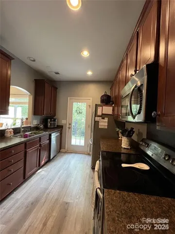 $2,050 | 4707 Craigmoss Lane, Charlotte, NC 28278