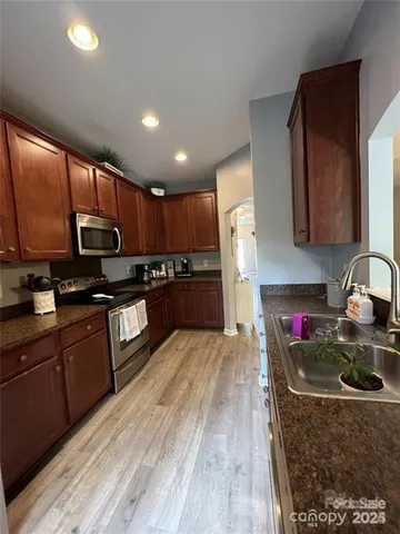 $2,050 | 4707 Craigmoss Lane, Charlotte, NC 28278