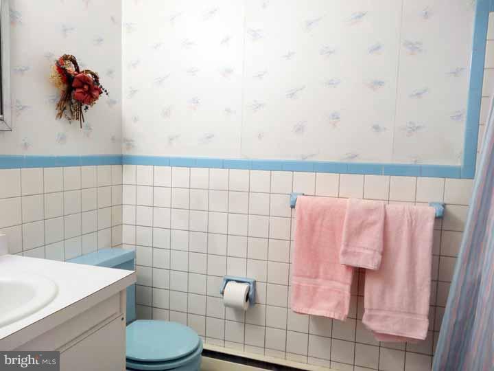 3840 Shelley Road Huntingdon Valley, PA 19006 - Photo 17 of 25 Bathroom