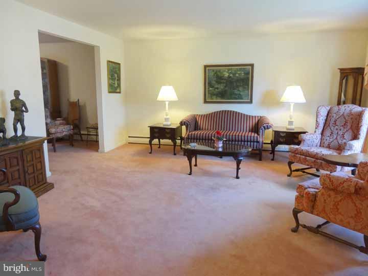 3840 Shelley Road Huntingdon Valley, PA 19006 - Photo 2 of 25 Living Room