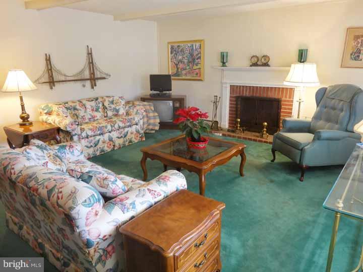 3840 Shelley Road Huntingdon Valley, PA 19006 - Photo 10 of 25 Family Room