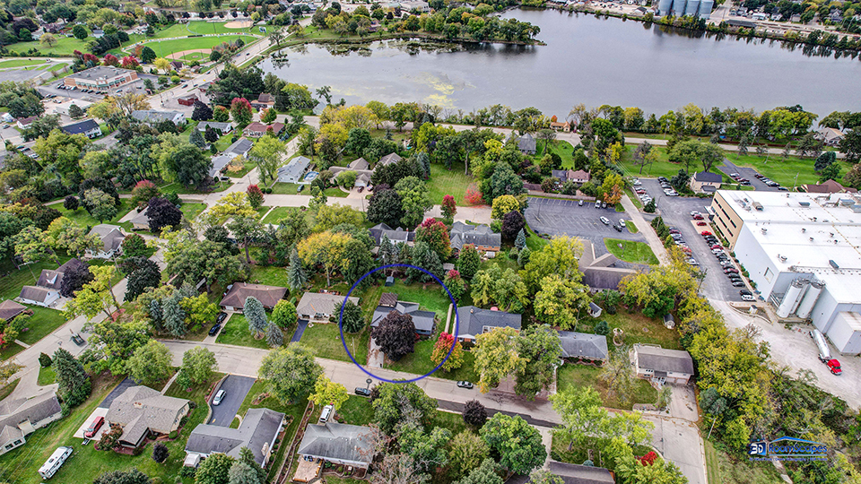 125 Hillcrest Drive Burlington, WI 53105 - Photo 49 of 52 an aerial view of residential houses with outdoor space and lake view