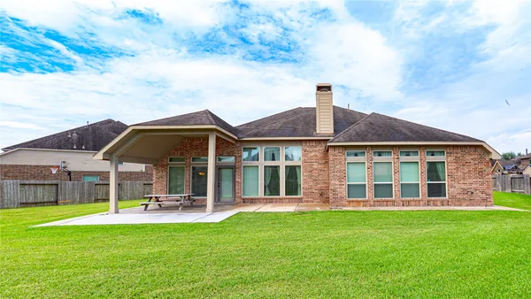 $484,900 | 1601 Enchanted Brook Court, Rosenberg, TX 77471