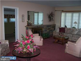 4206 Bridgeboro Road Moorestown, NJ 08057 - Photo 8 of 12 Living Room