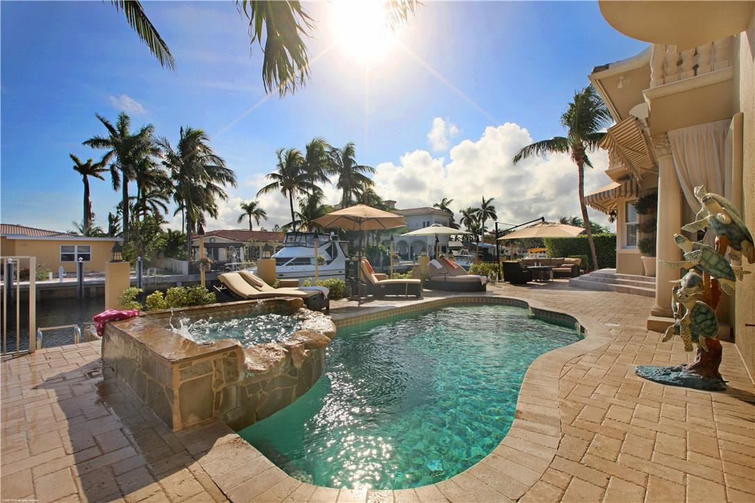 824 Northeast 70th Street Boca Raton, FL 33487 - Photo 3 of 19 Photo 3