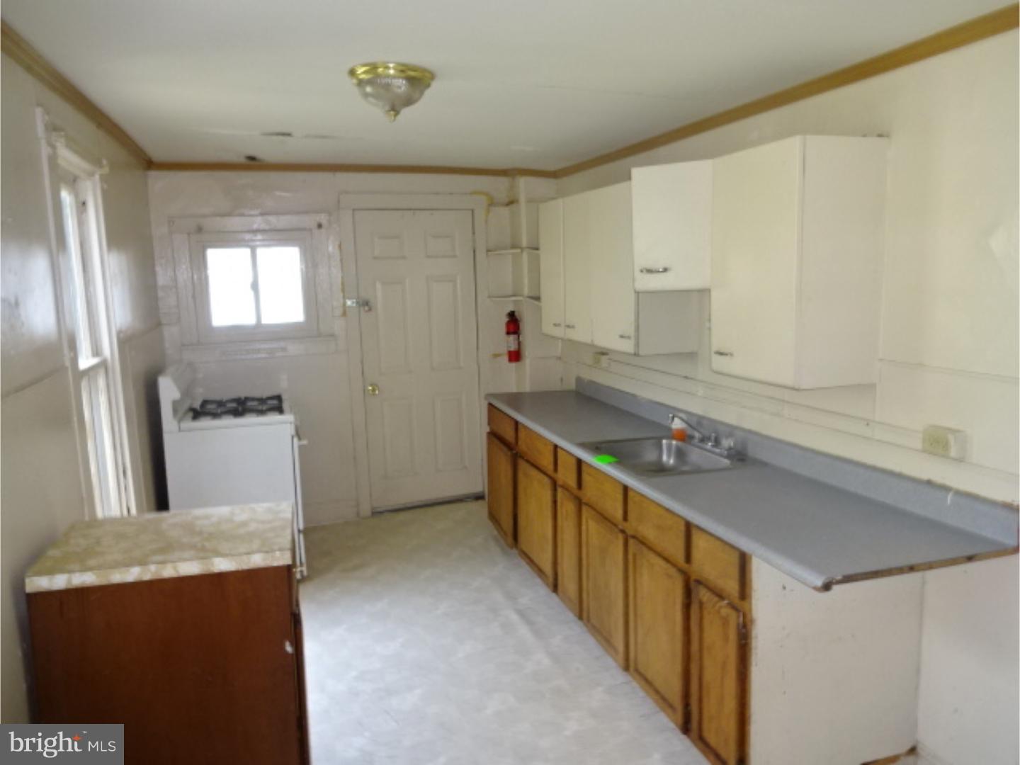 1757 Cotton Street Reading, PA 19606 - Photo 5 of 13