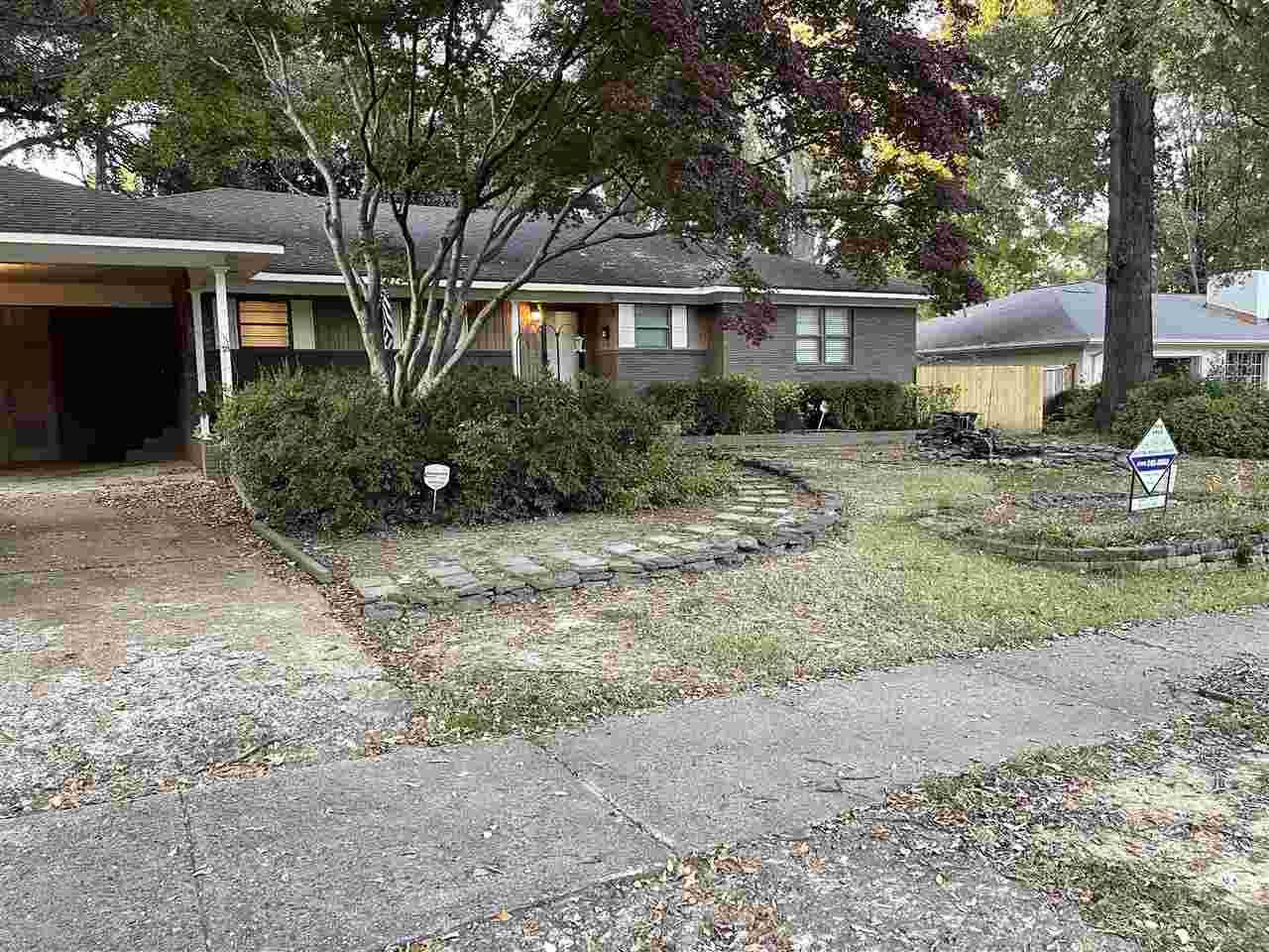 4294 Chickasaw Road Memphis, TN 38117 - Photo 3 of 15 a front view of a house with garden