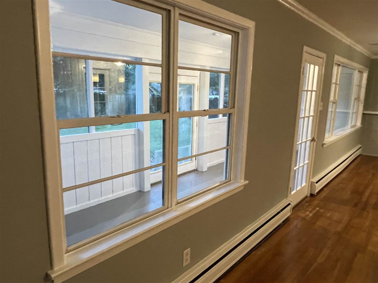 4294 Chickasaw Road Memphis, TN 38117 - Photo 4 of 15 a view of a balcony with an outdoor space
