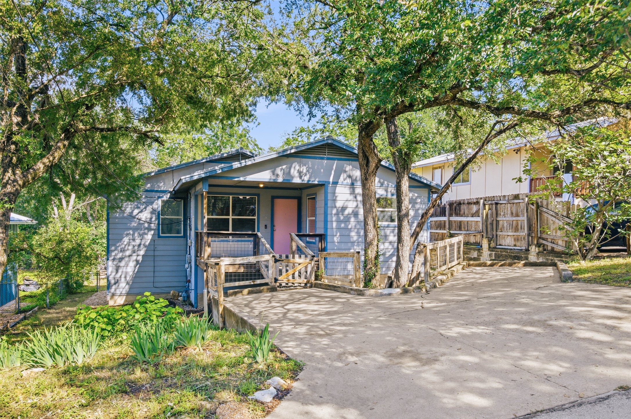 1106 Delano Street Austin, TX 78721 - Photo 2 of 32