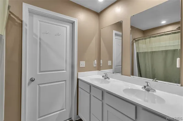 $304,900 | 144 South Drive, West Seneca, NY 14218