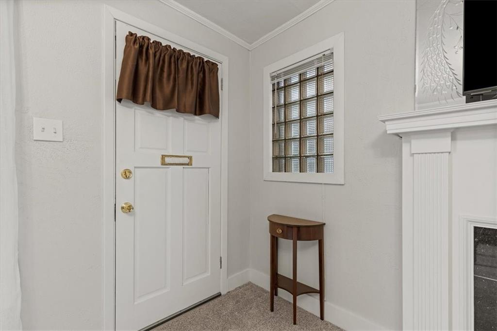 2816 Middletown Road Pittsburgh, PA 15204 - Photo 3 of 35 Gallery Image 3