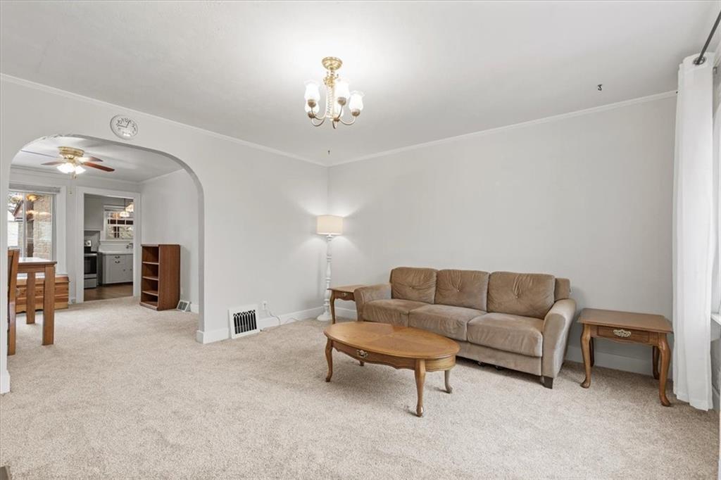 2816 Middletown Road Pittsburgh, PA 15204 - Photo 4 of 35 Gallery Image 4