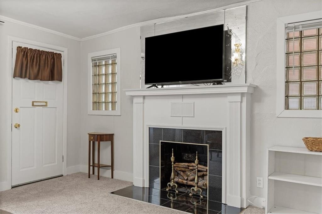 2816 Middletown Road Pittsburgh, PA 15204 - Photo 6 of 35 Gallery Image 6