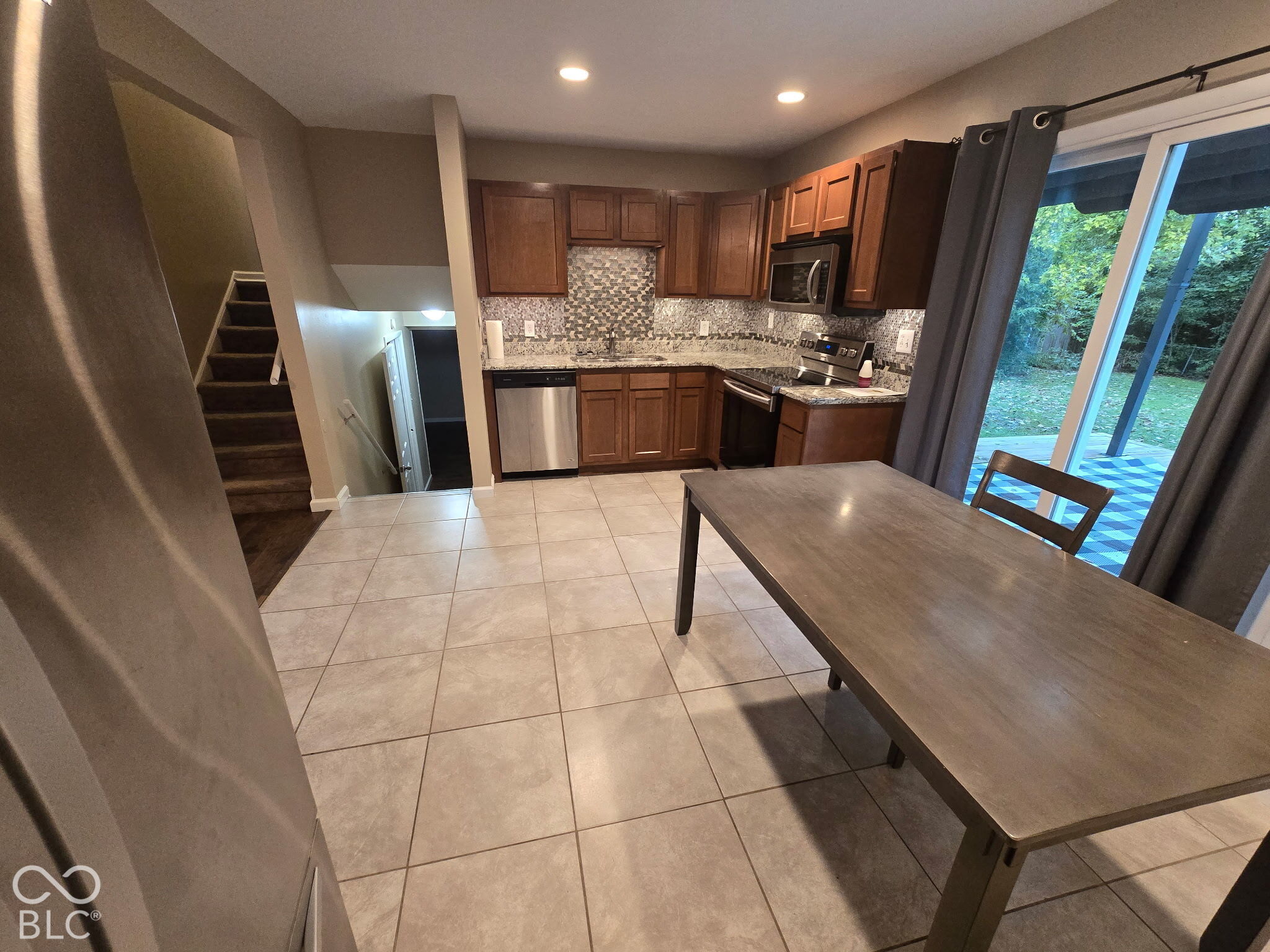 969 Stonegate Road Greenwood, IN 46142 - Photo 6 of 20 Gallery Image 6