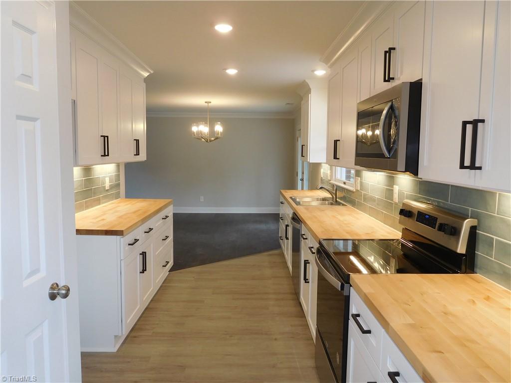 5940 Skylark Road Pfafftown, NC 27040 - Photo 12 of 42 Looking back from Kitchen at DR.