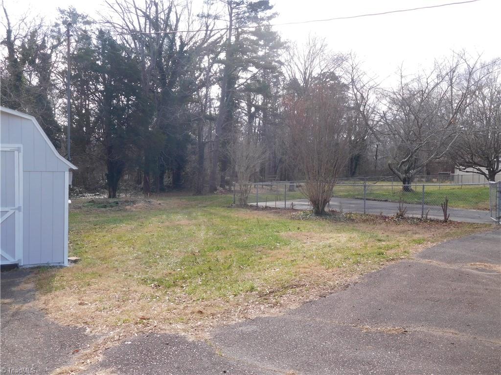 5940 Skylark Road Pfafftown, NC 27040 - Photo 36 of 42 There's plenty of space at this property.
