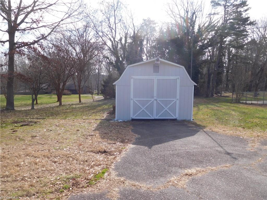 5940 Skylark Road Pfafftown, NC 27040 - Photo 39 of 42 Gallery Image 39