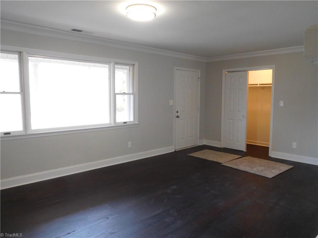 5940 Skylark Road Pfafftown, NC 27040 - Photo 6 of 42 Living Room