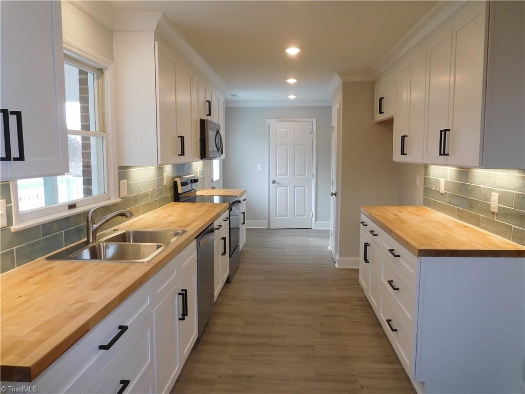 5940 Skylark Road Pfafftown, NC 27040 - Photo 9 of 42 Bright Kitchen. All NEW!