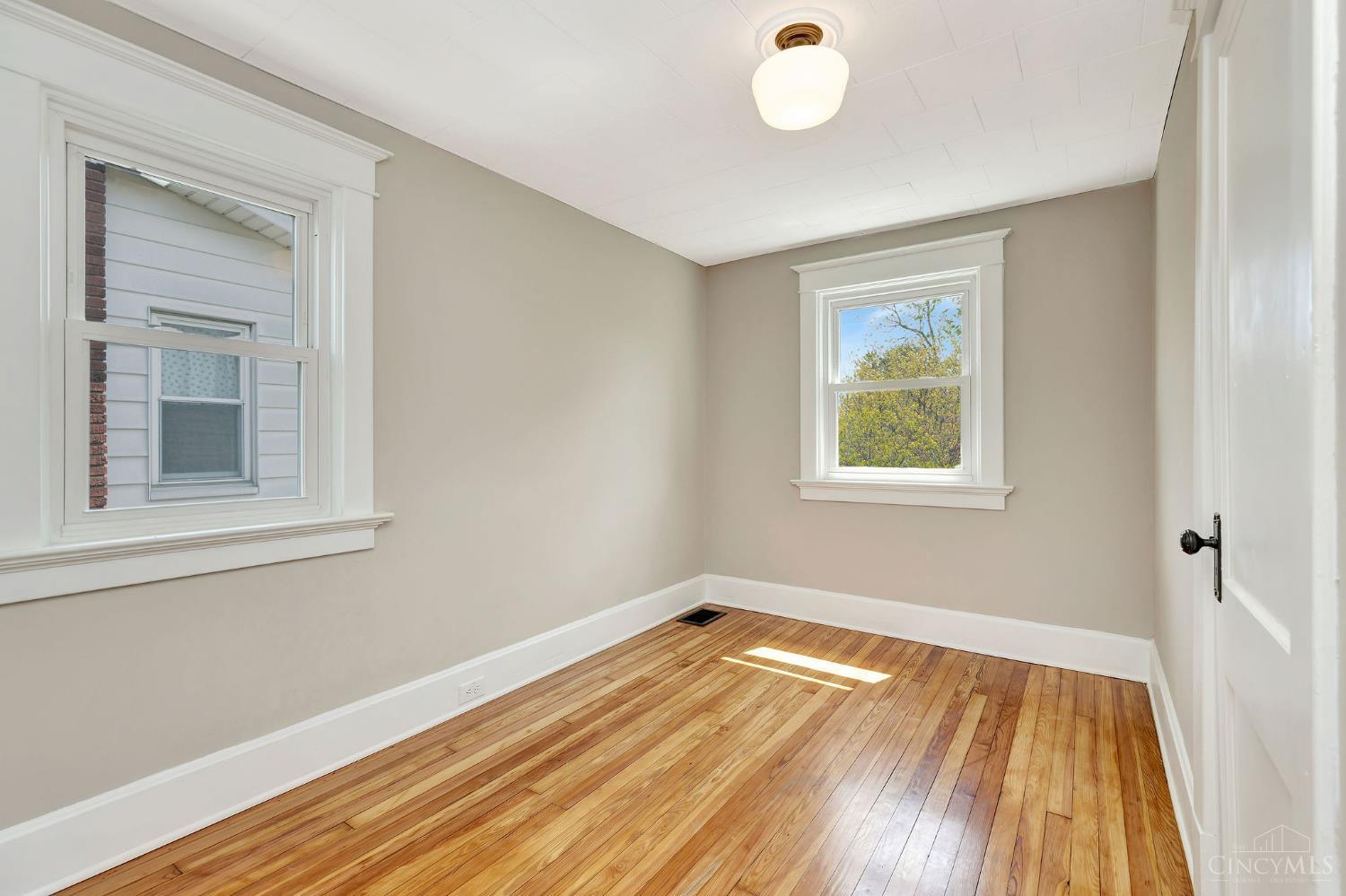 2429 Park Avenue Cincinnati, OH 45212 - Photo 24 of 40