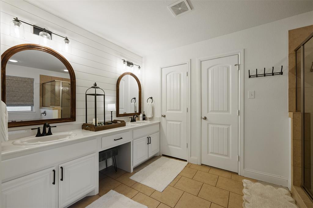 5200 Medallion Court Midlothian, TX 76065 - Photo 22 of 40