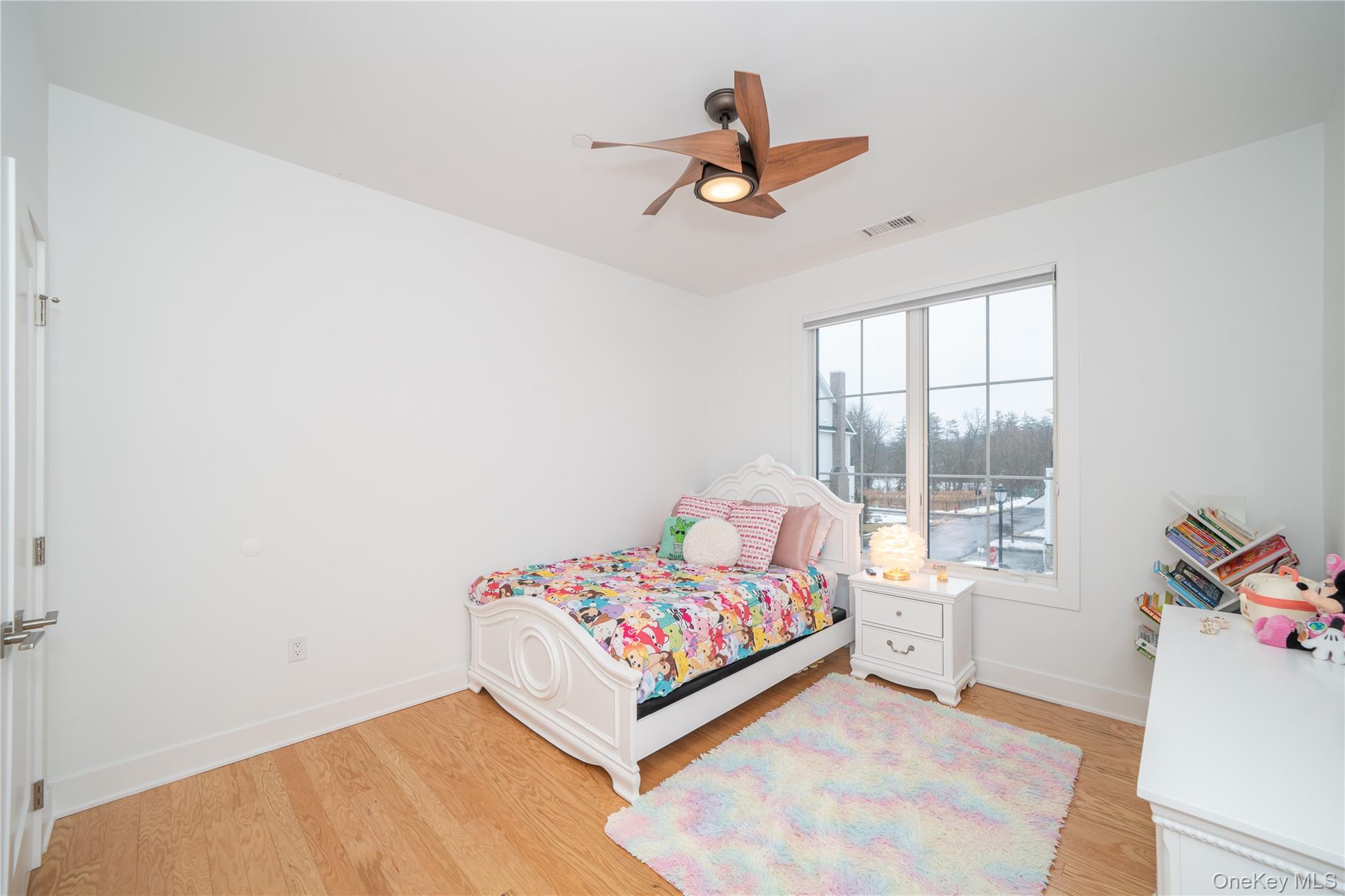 4 Wright Drive Chappaqua, NY 10514 - Photo 21 of 35 Bright and well-sized bedroom with a double closet.