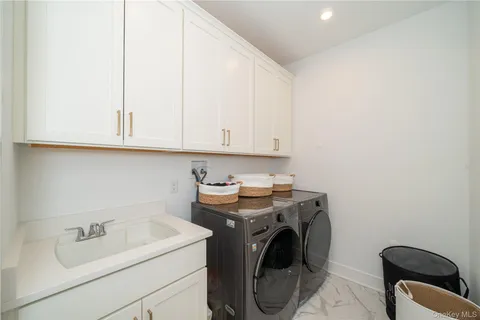 $1,750,000 | 4 Wright Drive, Chappaqua, NY 10514