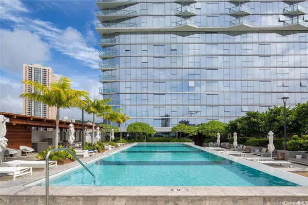$3,900 | 888 Kapiolani Boulevard, Unit 1802, Honolulu, HI 96813
