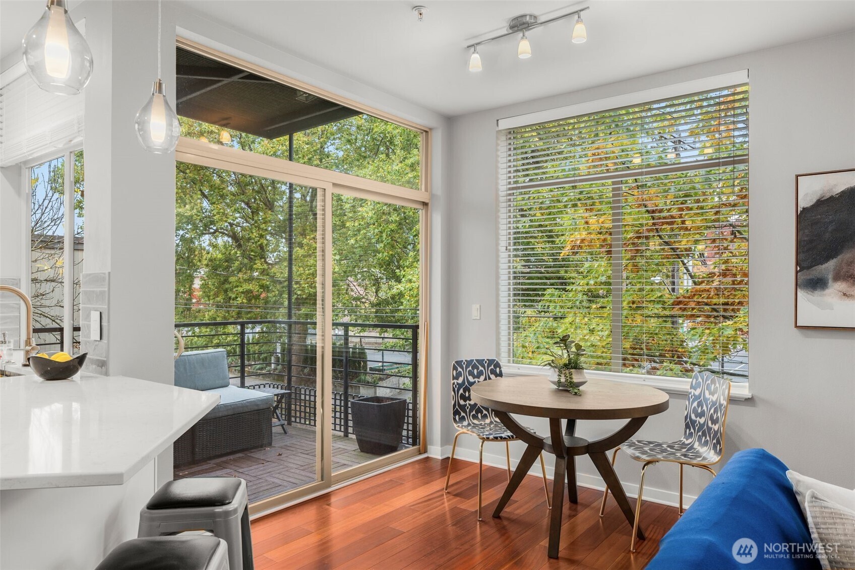 200 West Comstock Street, Unit 303 Seattle, WA 98119 - Photo 4 of 21