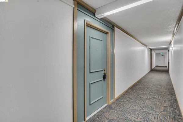 $2,000 | 490 North Civic Drive, Unit 409, Walnut Creek, CA 94596