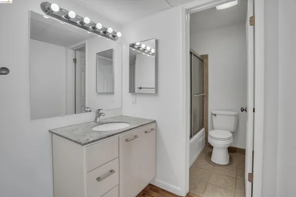 $2,000 | 490 North Civic Drive, Unit 409, Walnut Creek, CA 94596