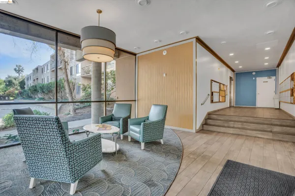 $2,000 | 490 North Civic Drive, Unit 409, Walnut Creek, CA 94596